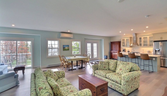 Spacious upper level 2 bedroom unit in Souris