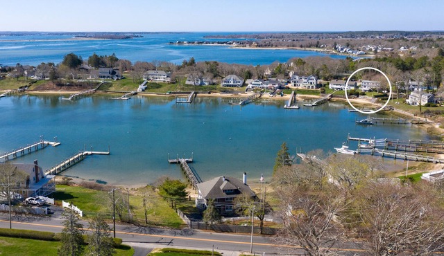 Spacious waterfront home with beach and 3 levels of living space/ in Wareham
