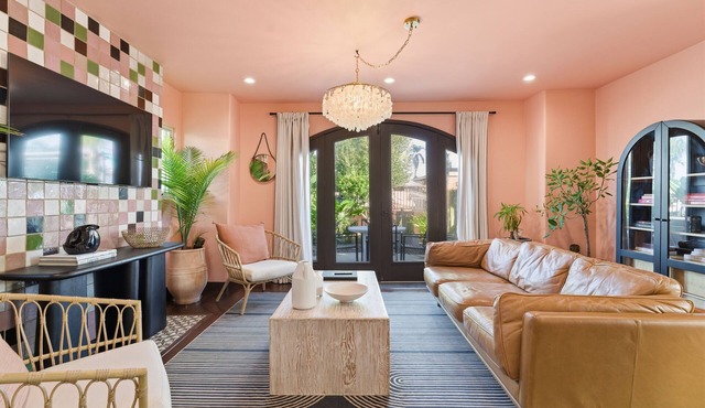 Speakeasy 3BR w Hot Tub & Free Parking in San Diego
