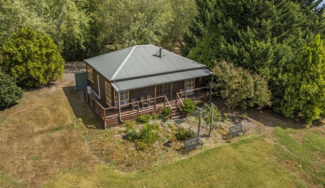 StayAU Cozy 2BR Nature Getaway in Badger Creek
