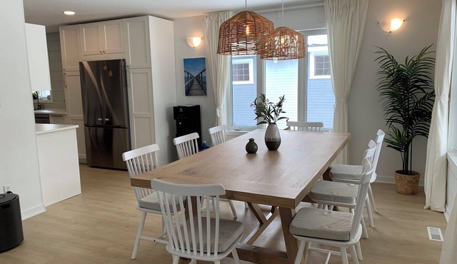 Steps from the Shore, Modern Beachy Getaway in Dunnottar