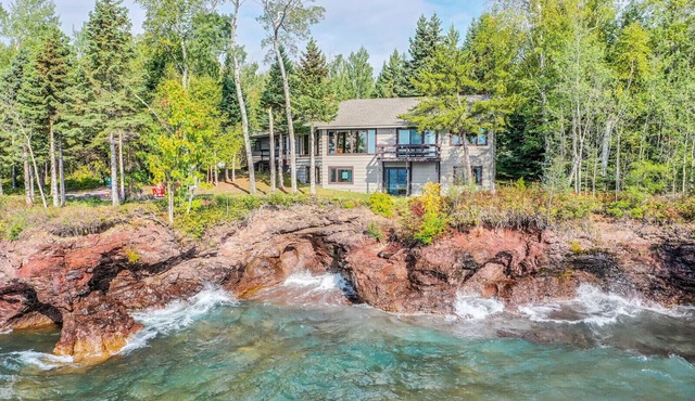 Stone Arch- Entire Large Home on Unique Lake Superior Shoreline in Grand Marais