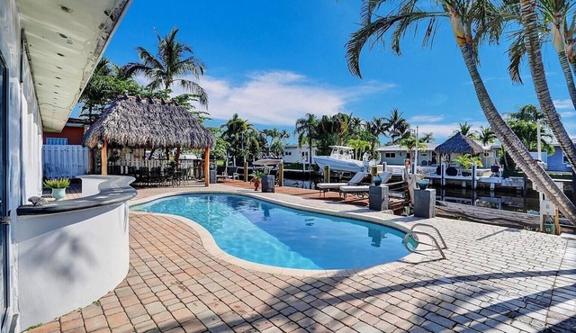 Sun-Soaked Retreat with Pool in Pompano Beach in Pompano Beach
