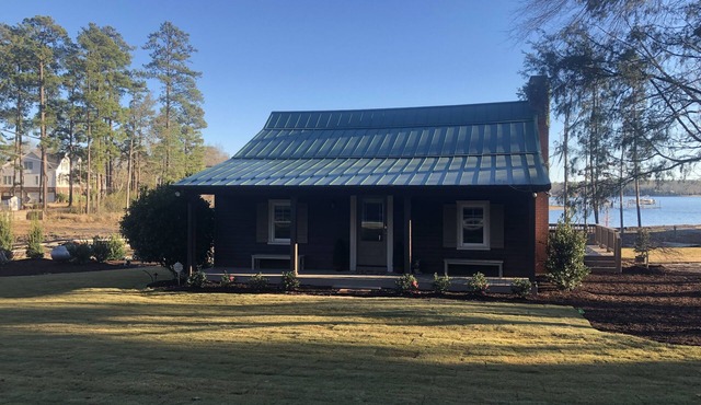 THE CABIN AT HIDDEN COVE in Chapin