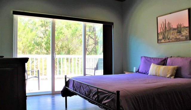 The Rustic Inn- Family friendly, Near Fiesta Texas in San Antonio