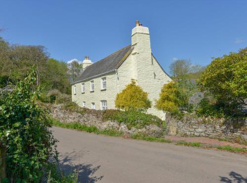 Tregonhawke Farmhouse in Cawsand
