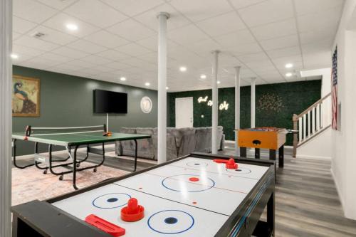 Upstate NY Escape - Game Ready, Game Room, Pool Table, Firepit, Delaware River in Sparrow Bush