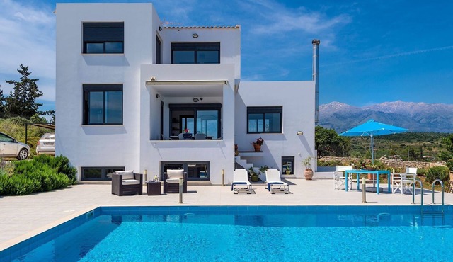 Villa mit Pool für bis zu 8 Personen. Meerblick. by Interhome in Almyrida