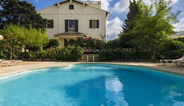 Villa 'Son Granada' with Sea Views, Private Pool and Wi-Fi in Llucmajor