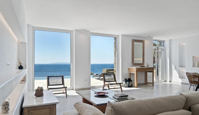 Villa Thalassa, Beachfront, Private Pool & Sunset Views by Explore Andros in Andros