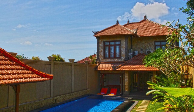 VILLA WITH SWIMMING POOL NEAR JIMBARAN BEACH in Jimbaran
