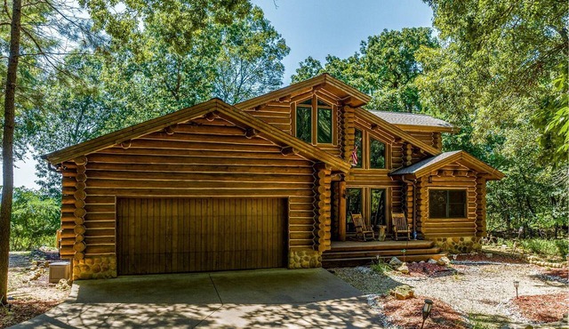 Waterfront Cabin with Barbecue in Langley, Oklahoma in Langley