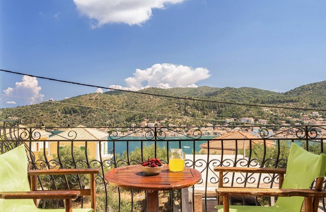 Studio 'Veronis 2' with Sea View, Shared Pool & Wi-Fi in Ithaca