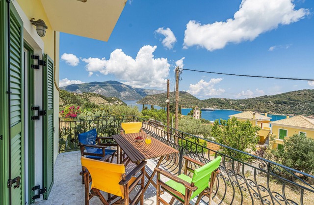 Studio 'Veronis 3' with Sea View, Shared Pool & Wi-Fi in Ithaca