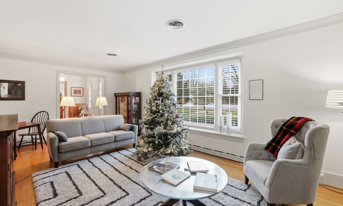 North Chesterfield Condo | 4 Mins to U of R! Spacious, Central Guest Suite