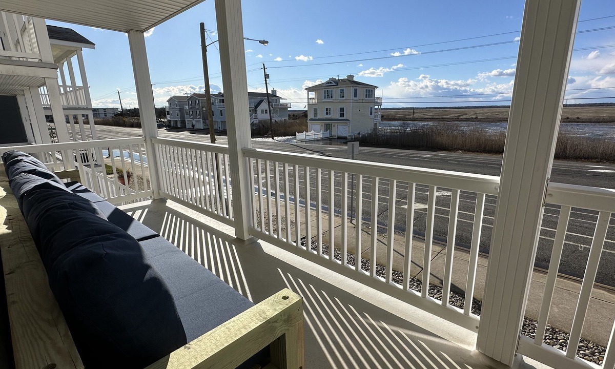 South End Condo | Salty Dog: South End Sunsets - Dog Friendly 2 short blocks to 42nd Street beach