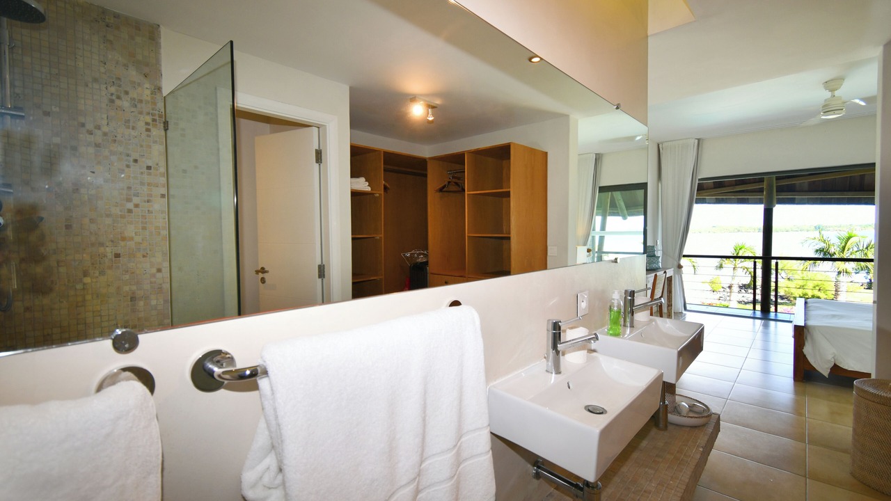 Photo of Bathroom in Calodyne