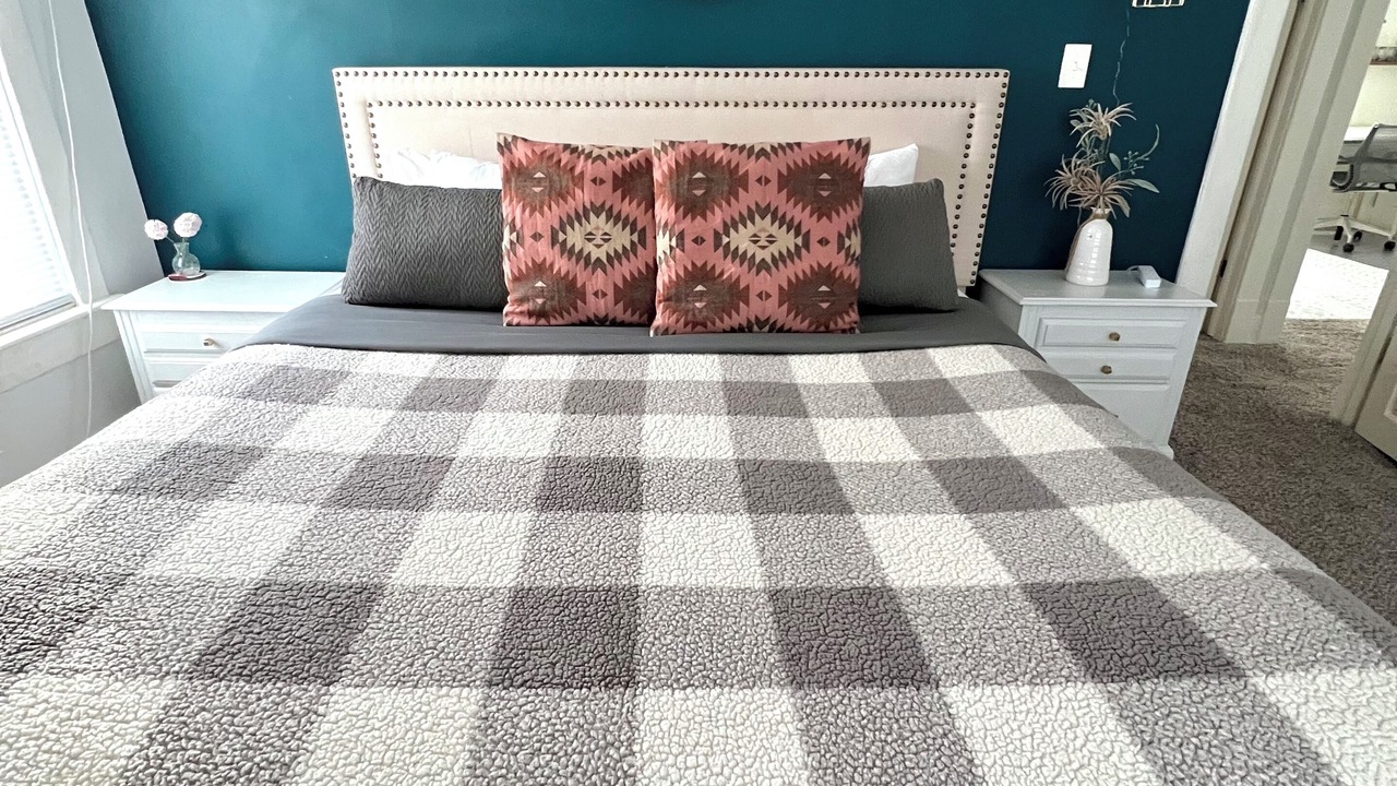 Photo of Bedroom in South Kansas City