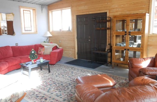 Gardner House | Badito Guesthouse - Hiking out the door Nearby lakes Golf & Fishing Mtn Views