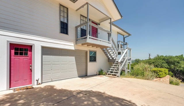 Canyon Lake Rental w/Balcony & Lake Views in Canyon Lake