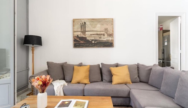 Esplendido Apto de 3 Habitaciones con Terraza in Barcelona