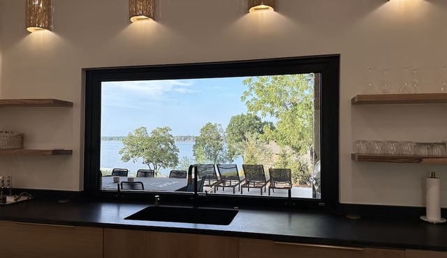 Great Location! Lakefront Modern Home! in Afton