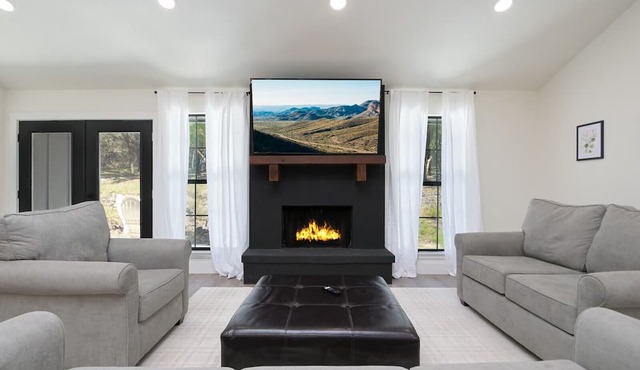 Stunning Remodeled Vacation Home in Leon Springs, San Antonio in San Antonio