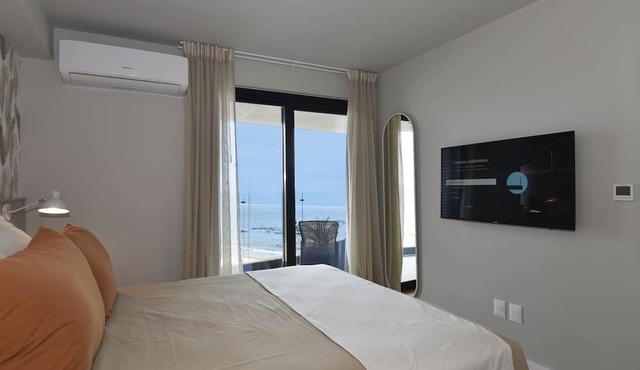 Sea Views in Exclusive Apartment with Garage in Montevideo