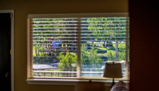 Walk to Giant Steps from this cozy 2 bd/2ba with Private balcony & Mtn views. in Brian Head