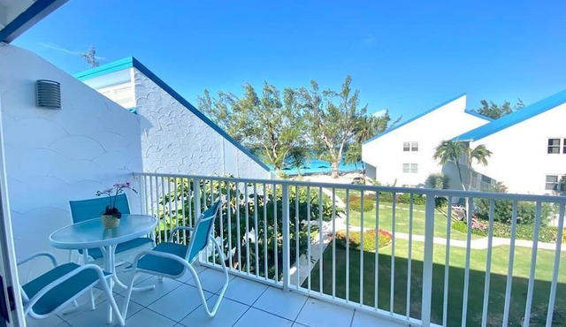 Galleon Villas by Hello Cayman Vacation in Seven Mile Beach