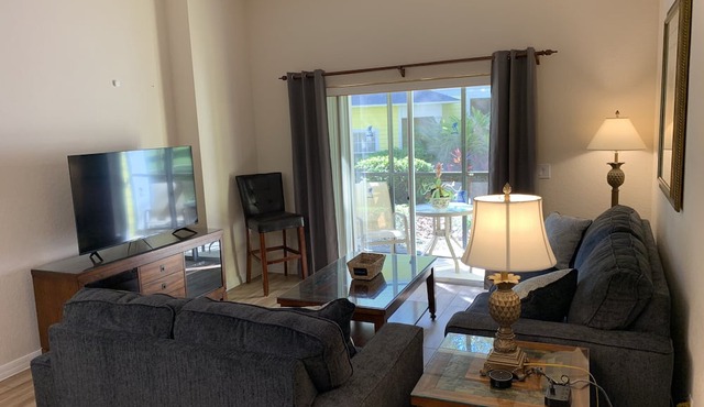 Near Disney in Orlando - Entire 1269 sq ft Condo @ Bahama Bay Resort 3bed 2 bath in Davenport