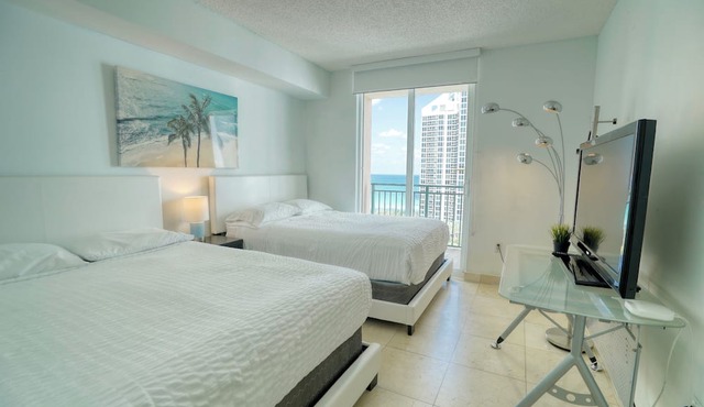 The Irina at King David! 3BR/2BA in Sunny Isles Beach! in Sunny Isles Beach