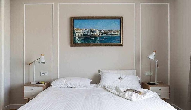 Huge 4 bed/4bathensuite, same block as gaudi house in Barcelona