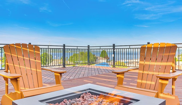 1 Block to Lake City Marina: Condo w/Rooftop Deck in Lake City