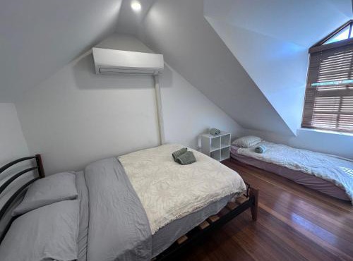 2 Bedroom Pyrmont Terrace House in Sydney