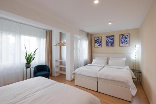 Valemi NEW Premium & Huge, 2Bathroom, SuperCentral, FreeParking, up to 8-16 Guests in Munich